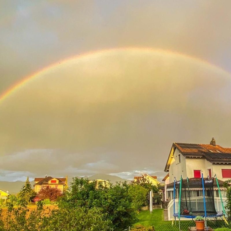 Regenbogen über dem Haus1